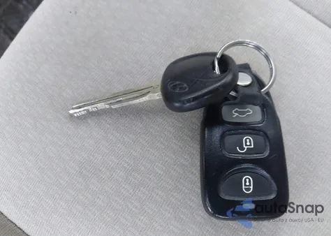 2007 Hyundai Elantra Gls/Limited/Se from USA, damaged, VIN KMHDU46D87U128587